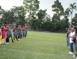 Latihan Silaturahmi Seleksi Persiapan Liga 3 di Lapangan Bola Kaki Malintang Lawang Mandahiling