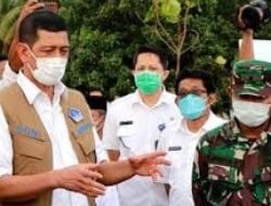 Kepala Badan Penanggulangan Bencana (BNPB) Doni Monardo Meninjau Kawasan Penanaman Pohon Vegetasi di Pariaman