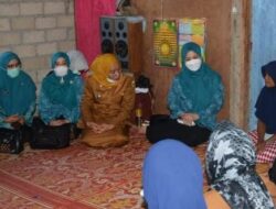 Tim Penggerak PKK Tanah Datar melayat meninggalnya Penderita Hidrosefalus di Simawang