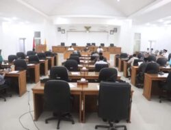 Penyampaian Pendapat Akhir Fraksi Terhadap Tiga Ranperda Diikuti Wabup Tanah Datar