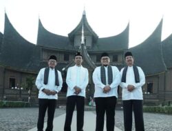 Ustadz Abdul Somad Mengunjungi Istano Basa Pagaruyung Ditemani Bupati dan Wabup