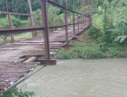 Jembatan Gantung Padang Datar Butuh Perbaikan Segera