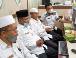 Ka Kankemenag Tanah Datar Mengikuti Acara Peringatan Tahun Baru Islam 1443 H Melalui Zoom Metting