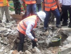 Peletakkan Batu Pertama Dimulainya Pembangunan Pasar Nagari Sumanik Dilakukan Bupati Tanah Datar