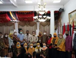 Ketua Pepes Tanah Datar Bersama Pembina Menyampaikan Terima Kasih Kesediaan Bupati Untuk Audiensi