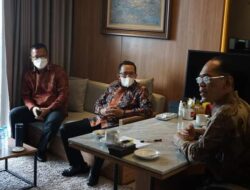 Bupati Tanah Datar Tandatangani Bantuan Hibah Lampu Jalan Dari Kemitraan LPP BIFBWD