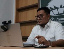 Wakil Bupati Tanah Datar Ikuti Webinar Bertema “Mengapa Perlu Vaksinasi Covid 19”