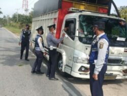 Gelar Operasi Gabungan, Dishub Kuansing : 30 Kendaraan Ditilang, 2 Tronton Ditahan