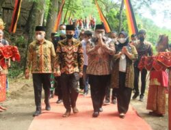 Wakil Bupati Tanah Datar Membuka Secara Resmi Festival di Ngalau Nagari Pangian
