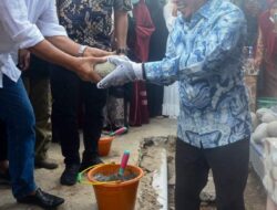 Bupati Tanah Datar Letakan Batu Pertama Pembangunan Masjid Taqwa Turawan