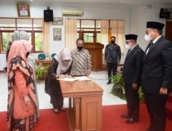 Desi Rima, SH dan Patty Rizal Fathony, ST Dilantik Bupati Tanah Datar
