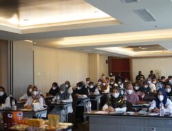 Dinas Koperindag Melaksanakan Pelatihan Menghadirkan  Narasumber Yang  Berkompeten