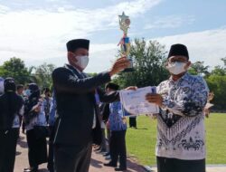 Ronaldo Rozalino Guru SMAN 1 Sentajo Raya Menerima Penghargaan Best Practice pada Hut ke 76 PGRI & HGN Tahun 2021