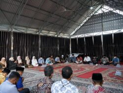 Takziah ke Rumah Duka M. Shadiq Pasadiqoe, Bupati Bersama Rombongan Pemda Tanah Datar