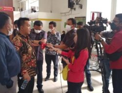 Kuasa Hukum Bupati Kuansing Non Aktif Andi Putra SH. MH Berikan Keterangan Pers Usai Sidang Prapid