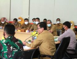 Bupati Kuasing Melakukan Rapat Mengenai Pencapaian Target 70% Vaksin Covid-19 Menjelang Akhir Tahun 2021