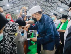 Hadiri Doa Bersama Pengurus Wilayah Nahdatul Ulama Provinsi Riau, Kapolda Riau Serahkan Santunan