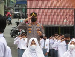 Kapolres Padangpanjang Menjadi Pembina Upacara di Pondok Pesantren Kauman Padangpanjang