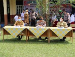 Kapolres Bersama Plt. Bupati Kuansing Tinjau Langsung Vaksinasi Anak Usia 6 – 11 tahun di SD N 002 Benai Kuansing