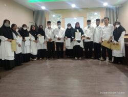 Kemenag Tanah Datar Serahkan  SK 35 Orang ASN