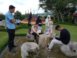 Pelajari Keberagaman Budaya, Santri Kauman Kunjungi Rumah Budaya Fadly Zon