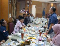 Bupati Tanah Datar Silaturahmi Bersama IKAPGA Jaya di Rumah Makan