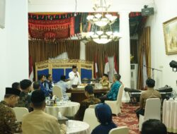 Pengurus Pondok Pesantren Modern Nurul Ikhlas Kecamatan X Koto Bersilaturrahmi Dengan Bupati Tanah Datar