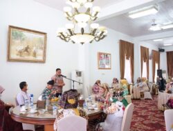 Ibu-Ibu Indojolito Memilih Daerah Tanah Datar Sebagai Tujuan Wisata