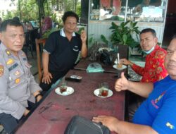 Sudah Lama Tak Bersua, Simpang Empat Jadi Pertemuan
