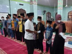 37 Anak Yatim Piatu di Lingkungan I Kelurahan Sungai Jering Menerima Santunan