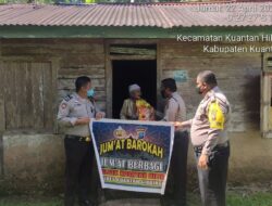 Jum’at Barokah, Polsek Kuantan Hilir Bagikan Sembako Kepada Masyarakat Kurang Mampu