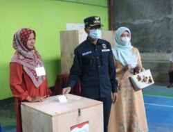 BUPATI SAFARUDDIN ANTUTIAS MENCOBLOS