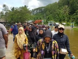 Libur Lebaran Objek Wisata Kapalo Banda Taram Diserbu Wisatawan