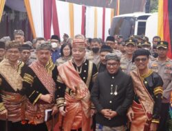 BUPATI SAFARUDDIN UCAPKAN SELAMAT, Irjen Pol. TEDDY MINAHASA PUTRA DIANUGERAHI GELAR TUANKU BANDARO ALAM SATI