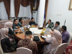 KPU Beserta Jajaran dan Kesbangpol Berkunjung ke Kediaman Bupati Tanah Datar