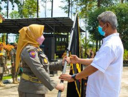 Sertijab Kepala Satpol PP PKP Kuansing Berlangsung Dihalaman Upacara Satpol PP PKP