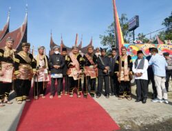 Kapolda Sumatera Barat Irjen. Pol Teddy Minahasa Putra SH, S.IK, MH Diberi Gelar Kehormatan Adat