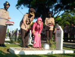 Sempena Hari Bhayangkara Ke 76, Kapolda Riau Pimpin Ziarah Ke Taman Makam Pahlawan Pekanbaru