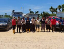 Sinergi Polri -TNI bersama Manggala Agni Berjibaku Padamkan Api Di Kawasan Hutan Suaka Margasatwa Rimbang Baling Kuansing.