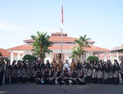 45 Orang Kontingen TP PKK Kabupaten Tanah Datar Menuju Lubuk Basung Dilepas Bupati