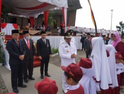Halaman Istano Basa Pagaruyung Upacara Penaikan dan Penurunan Bendera Merah Putih Bendera HUT RI ke 77 Tahun 2022 Digelar
