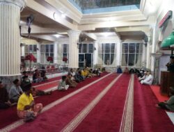 Wakil Bupati Tanah Datar Melaksanakan Shalat Subuh Berjamaah di Masjid Raya Saruaso