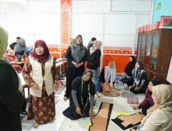 TP PKK Tanah Datar Meninjau Kelompok Ibuk-Ibuk dan Generasi Muda di Nagari Simabur