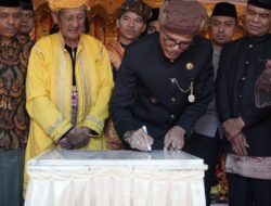 TANJUANG BUNGO BAROLEK GODANG, BUPATI RESMIKAN BALAI ADAT DAN LEWAKAN GALA PANGULU