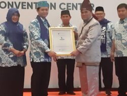 Luar Biasa! Kepala Dinas Pendidikan Kota Payakumbuh Dr. Dasril M.Pd Raih Penghargaan Nasional Anugerah Pendidikan Indonesia (API) 2022
