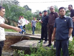 Komisi III DPRD Kuansing Turlap ke Lokasi Jalan Amblas Penghubung Pangean-Benai