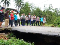 Bupati Tanah Datar Melihat Langsung Kondisi Terdampak Banjir di Jorong Kampung Baru