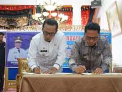 Penandatanganan MoU Antara Bupati Tanah Datar Dengan Pj Bupati Kepulauan Mentawai di Indojulito Batusangkar