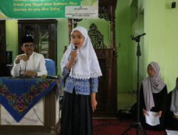 BUPATI SAFARUDDIN RAYAKAN MAULID NABI MUHAMMAD SAW BERSAMA SISWA SD DAN SMP