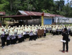 Santri Pondok Pesantren Kauman Muhammadiyah Gelar Student Field Research